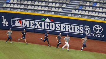 La serie estaba estipulada para jugarse los d&iacute;as 18 y 19 de abril de esta temporada; Arizona Diamondbacks y San Diego Padres eran los invitados.