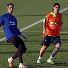 Messi reabre el Camp Nou