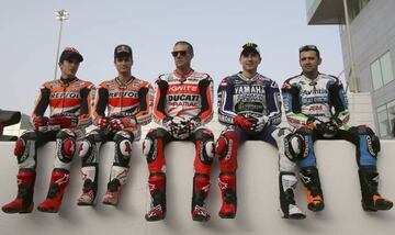 Marc M&aacute;rquez, Dani Pedrosa, Ben Spies, Jorge Lorenzo y H&eacute;ctor Barber&aacute; en el GP de Qatar 2013.