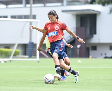 La Selección Sub 20 realizó su primera práctica en Costa Rica pensando en su debut en el Mundial Femenino. Carlos Paniagua tuvo a su disposición 18 jugadoras.