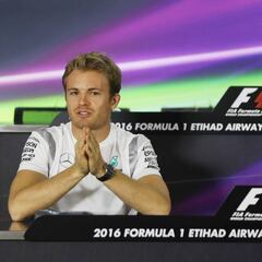 Hamilton presiona a Rosberg: sospecha de los mecánicos