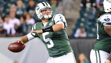 Sep 1, 2016; Philadelphia, PA, USA; New York Jets quarterback Christian Hackenberg (5) looks to pass against the Philadelphia Eagles during the second half at Lincoln Financial Field. The Eagles defeated the Jets, 14-6. Mandatory Credit: Eric Hartline-USA TODAY Sports