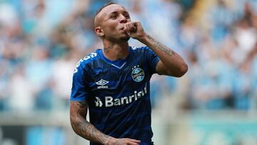 Soccer Football - Brasileiro Championship - Gremio v Goias - Arena do Gremio, Porto Alegre, Brazil - September 15, 2019 Gremio's Everton celebrates scoring their second goal REUTERS/Diego Vara