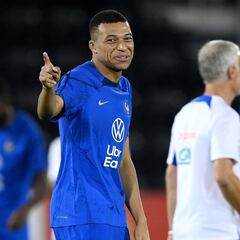 Pelé responds to Kylian Mbappé's message on Twitter