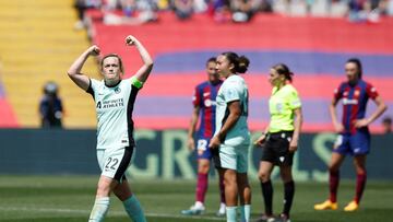 Soccer Football - Women's Champions League - Semi Final - First Leg - FC Barcelona v Chelsea - Estadi Olimpic Lluis Companys, Barcelona, Spain - April 20, 2024 Chelsea's Erin Cuthbert celebrates scoring their first goal REUTERS/Albert Gea