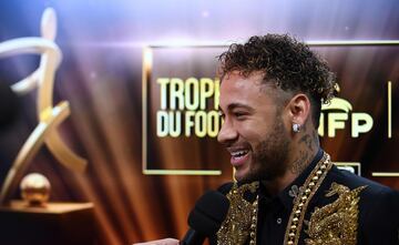 El sorprendete look Mariachi de Neymar