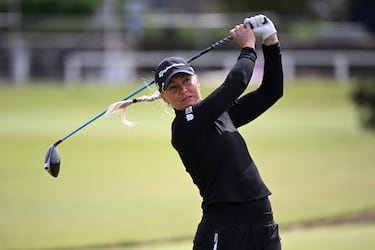 Who are the oldest and youngest players to play in a Solheim Cup?
