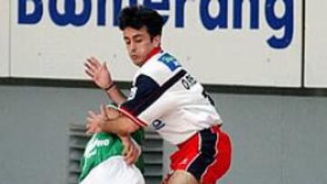 <B>FRENÉTICO.</B> El primer asalto de la final por el título de Liga ha caido del lado de Antena 3 Boomerang que ha vencido en su cancha a Miró Martorell (5-4) en un partido frenético.