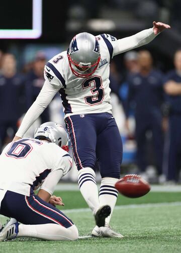 Se puede apreciar el mal golpeo de Stephen Gostkowski al momento de intentar un gol de campo