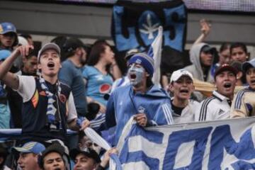 Alegría, fiesta y color fueron los ingredientes que imprimieron los hinchas de Millonarios ante Cortuluá.