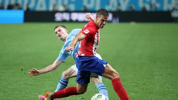 Soccer Football - Pre-Season Friendly - Atletico Madrid v Manchester City - Seoul World Cup Stadium, Seoul, South Korea - July 30, 2023 Atletico Madrid's Cesar Azpilicueta in action with Manchester City's Sergio Gomez REUTERS/Kim Hong-Ji