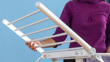 Tu ropa, seca en un instante con este tendedero eléctrico plegable