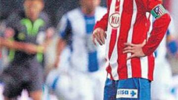 <b>CABIZBAJO. </b>Torres mostró su tristeza tras el 1-2 del Espanyol, ya que el Atlético no funciona en casa.