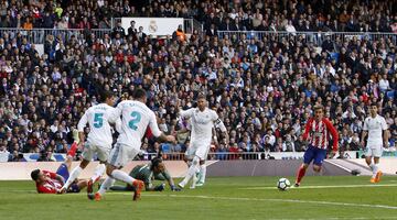 Griezmann draws the game after a great pass from Vitolo. (1-1)