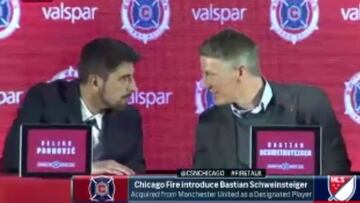 ¡Vergonzoso! Periodista a Schweinsteiger: ''¿Esperas llegar al Mundial con el Chicago Fire?''