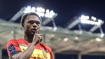 El jugador del Lens, LoÏs Openda, durante el partido de liga francesa contra el Toulouse.