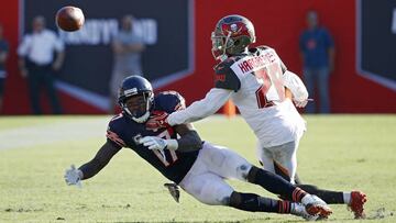 TAMPA, FL - NOVEMBER 13: Vernon Hargreaves III #28 of the Tampa Bay Buccaneers defends a pass to Alshon Jeffery #17 of the Chicago Bears in the second half of the game at Raymond James Stadium on November 13, 2016 in Tampa, Florida. The Bucs defeated the Bears 36-10.   Joe Robbins/Getty Images/AFP
 == FOR NEWSPAPERS, INTERNET, TELCOS &amp; TELEVISION USE ONLY ==