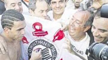 <b>CAMPEÓN. </b>El Corinthians conquistó ayer su segundo Brasileirao.