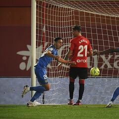 El Fuenla blinda a Pulido tras la pregunta de tres Primera