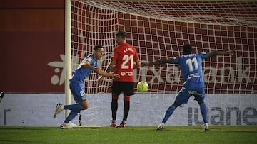 El Fuenla blinda a Pulido tras la pregunta de tres Primera