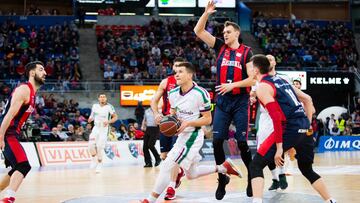 Un tercer cuarto desastroso condena al Unicaja en Vitoria