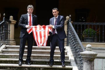 El junio de 2013, regresa al banquillo del  Athletic de Bilbao, donde permanecerá hasta junio de 2017