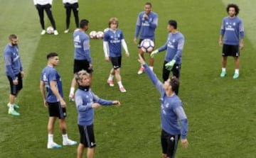 Último entrenamiento del Madrid antes de recibir al Sevilla