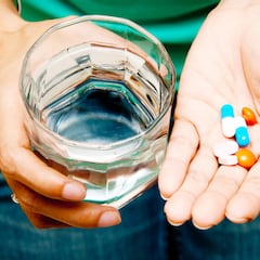 Un farmacéutico da la clave sobre la forma en la que nos tomamos las pastillas: “Esto es un error”