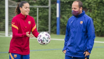 Andrea Falc&oacute;n y Llu&iacute;s Cort&eacute;s, jugadora y entrenador del Bar&ccedil;a.