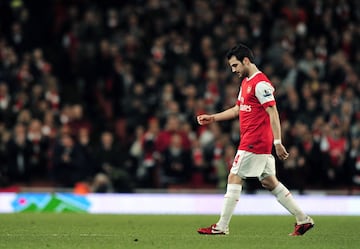 Leyenda y capitán del Arsenal. Estuvo durante ocho temporadas en el Arsenal antes de vovler al Barcelona. Con el club inglés consiguió una Premier, una Community Shield y una FA Cup. 