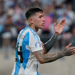 Enzo Fernández pide perdón por los cánticos racistas contra Francia