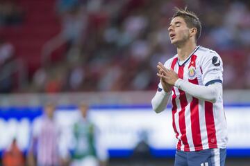 Chivas llegó a este partido con la euforia de haber ganado la Liga de Campeones de Concacaf y con la celebración de que llegaron al próximo Mundial de Clubes. Sin embargo, cerraron este Clausura 2018 perdiendo en casa ante León y quedando como penúltimos de la competencia. Guadalajara puede decir que salvó el semestre con un nuevo título, pero debe replantearse cosas importantes para la próxima campaña si no quiere volver a quedar en los últimos lugares.