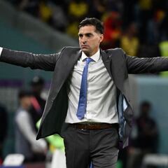 Diego Alonso dialoga con el América, pero con prioridad de dirigir en Europa