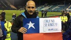 "Chile no se rinde", la foto de Pep Guardiola con la bandera que es viral