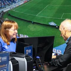 Primera cifra de abonados: 2.200