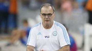 Marcelo Bielsa debutó como técnico en 1990 al frente de Newell´s Old Boys de Argentina.