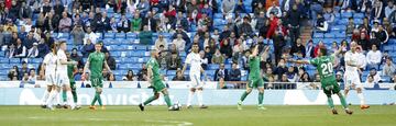 Balón en largo de Cuéllar para buscar el empate. Rechazó la zaga del Madrid y El Zhar se hizo con el rechace, pero no le da tiempo a disparar, el árbitro pita el final del partido.