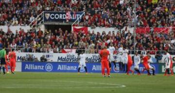 0-2. Neymar anotó el segundo tanto de falta directa.