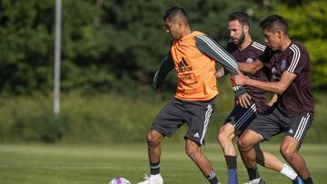 Foto de acción del entrenamiento de la Seleccion Mexicana de Fútbol previo al partido amistoso contra Dinamarca en Copenhague.