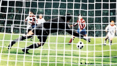 El gol de Schwarzenbecken la final de 1974.