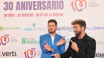 Los cantantes Michael Bublé y Pablo Alborán.