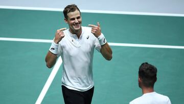 Canad¨¢ ya est¨¢ en cuartos de final y renuncia al dobles