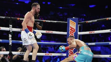 Sandor Martín en su combate con Teófimo López en el Madison Square Garden de Nueva York.