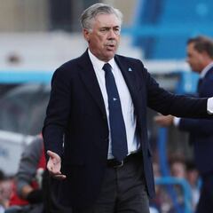 El Nápoles concentra al equipo y Ancelotti no está de acuerdo