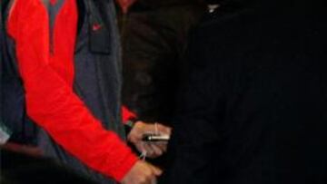 Los bosnios reciben al grito de 'Messi, Messi' a Cristiano