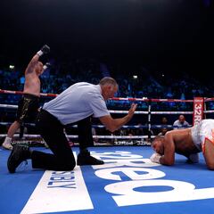 Zhang se reafirma y noquea a Joyce