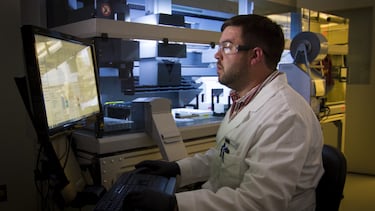 Anatomía patológica: tres cursos para especializarte en esta rama médica al alza