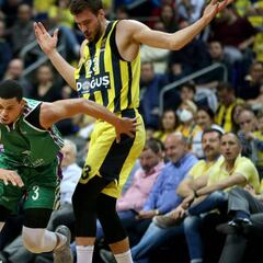 Nedovic se exhibe y se lleva por delante al Fenerbahçe