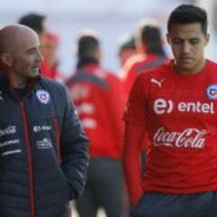 Sánchez y Vidal serían titulares tras dejar atrás las molestias