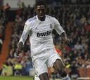 La UEFA vigilará el trato de la afición a Adebayor